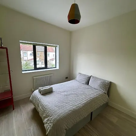 Contemporary 3 Bed House With Spacious Garden Close To Stratford & Canary Wharf London Exterior photo