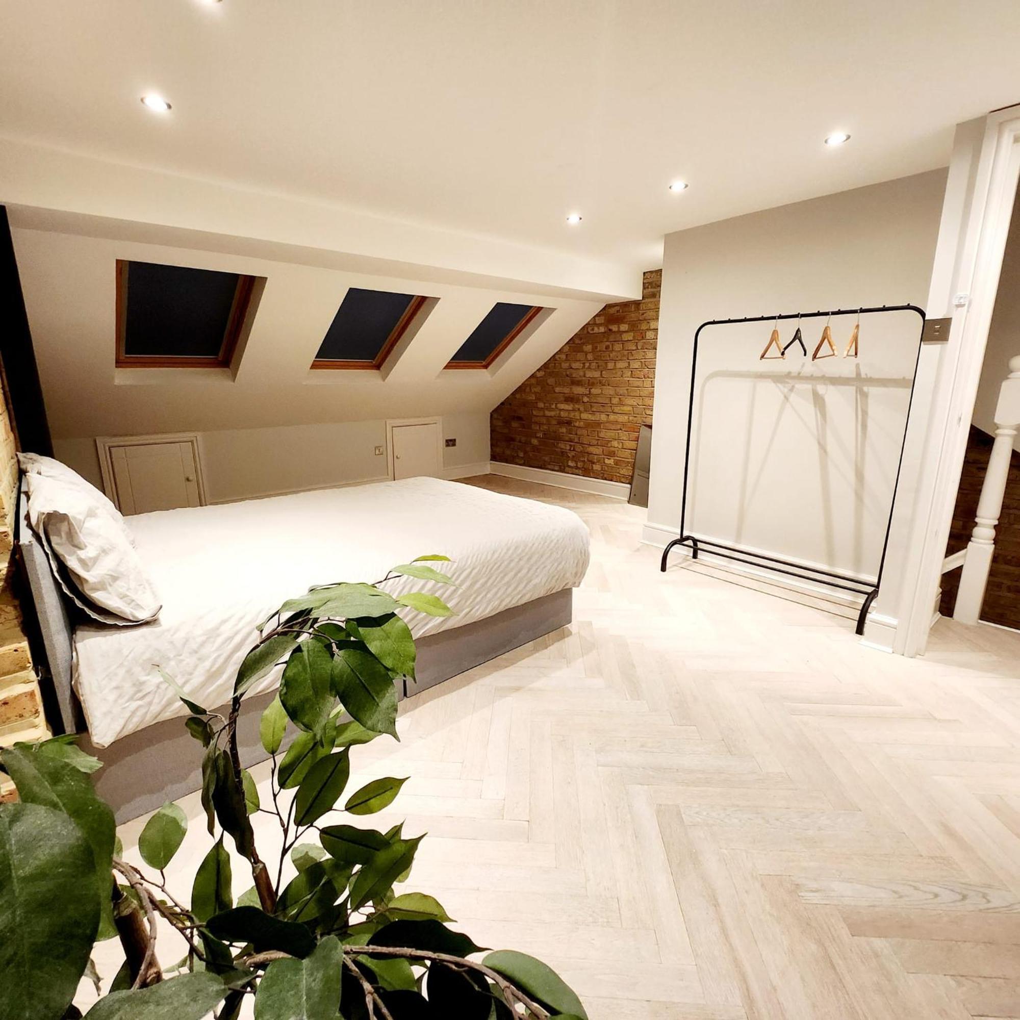 Проживание в семье Contemporary 3 Bed House With Spacious Garden Close To Stratford & Canary Wharf Лондон