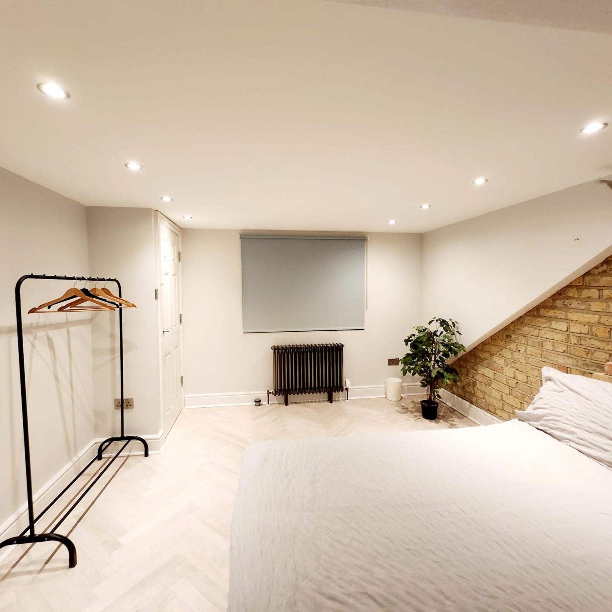 Contemporary 3 Bed House With Spacious Garden Close To Stratford & Canary Wharf Проживание в семье
